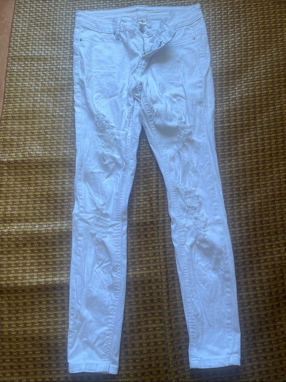 White Women’s Distressed Jeggings